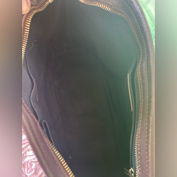 Burberry tote w zipper - Picture 6 of 8